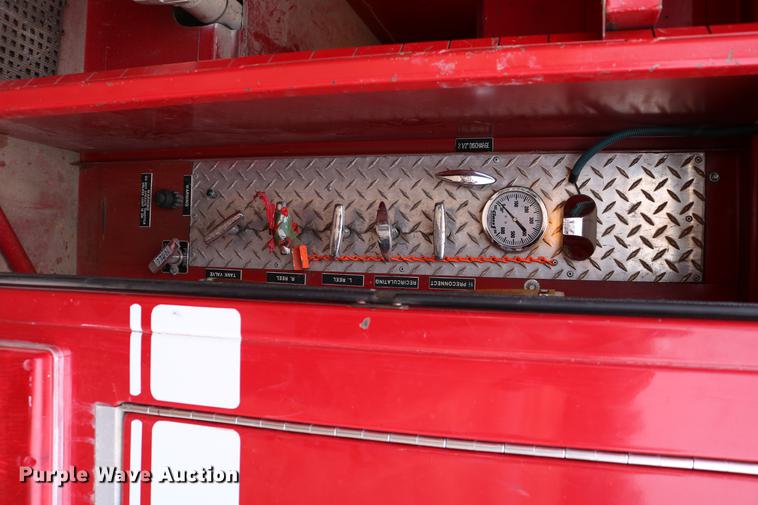 image for item DC7716 1997 Ford F800 fire truck