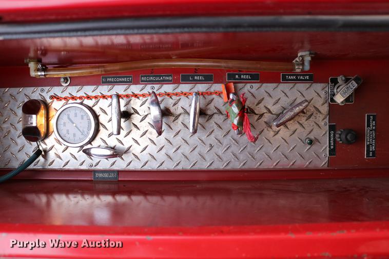 image for item DC7716 1997 Ford F800 fire truck