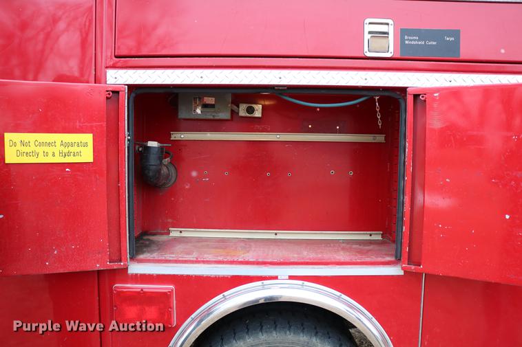 image for item DC7716 1997 Ford F800 fire truck