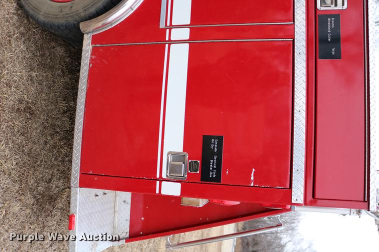 image for item DC7716 1997 Ford F800 fire truck