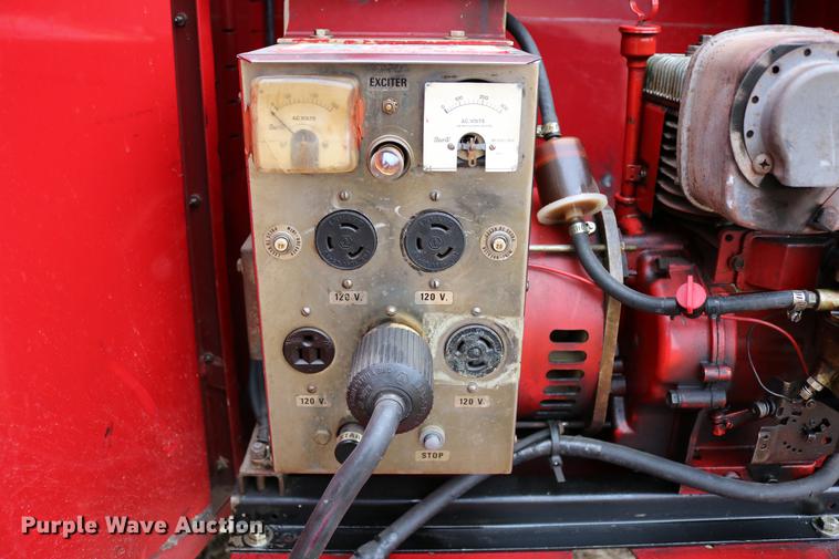 image for item DC7716 1997 Ford F800 fire truck