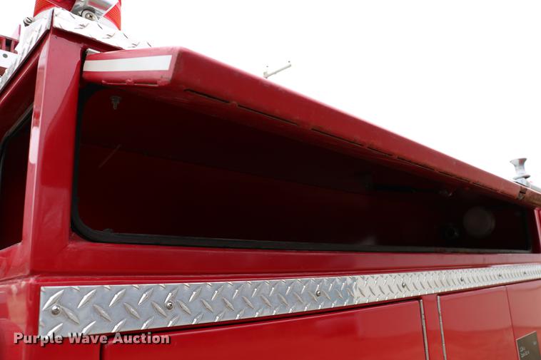 image for item DC7716 1997 Ford F800 fire truck