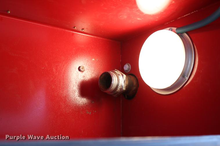 image for item DC7716 1997 Ford F800 fire truck