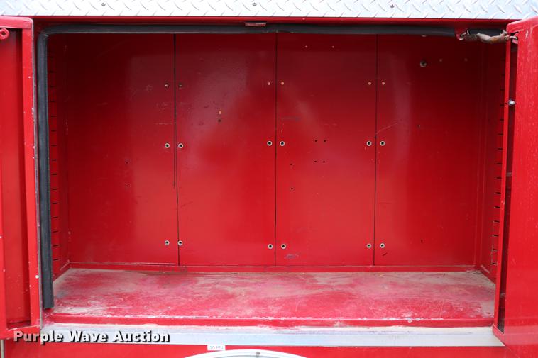 image for item DC7716 1997 Ford F800 fire truck