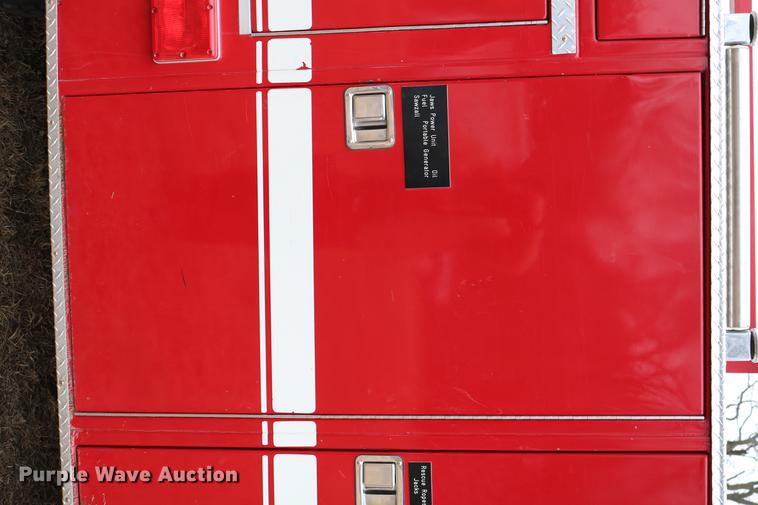 image for item DC7716 1997 Ford F800 fire truck