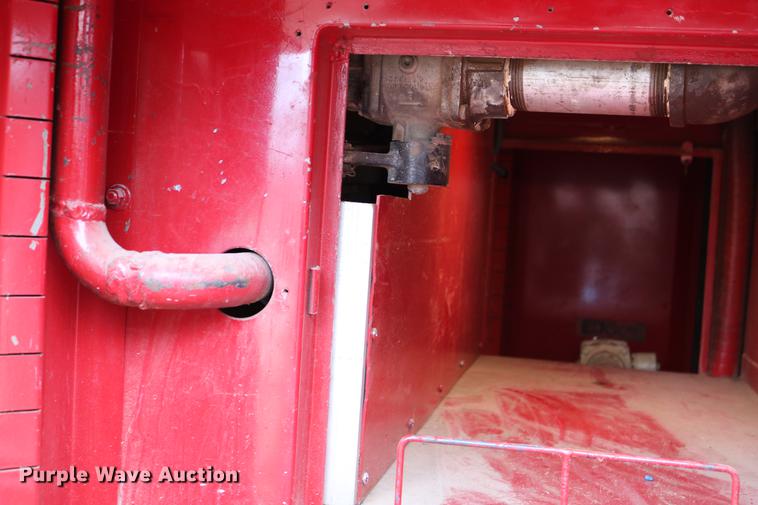 image for item DC7716 1997 Ford F800 fire truck