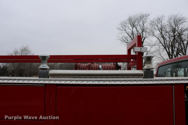 image for item DC7716 1997 Ford F800 fire truck