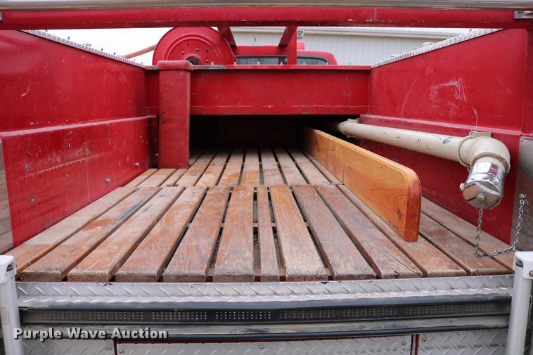 image for item DC7716 1997 Ford F800 fire truck