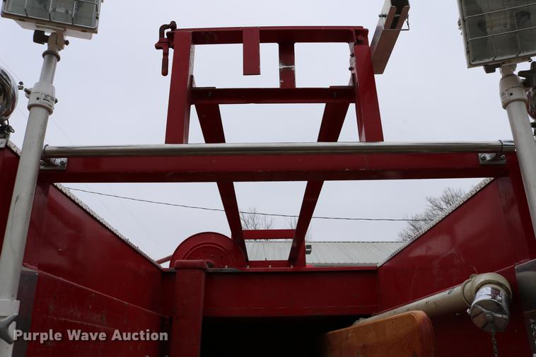 image for item DC7716 1997 Ford F800 fire truck