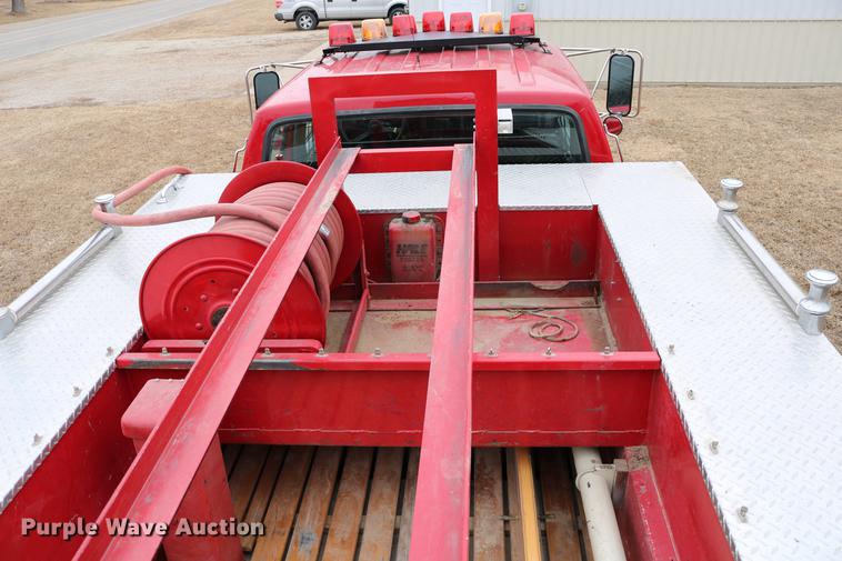 image for item DC7716 1997 Ford F800 fire truck