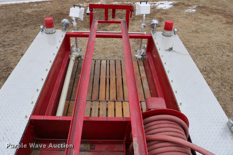 image for item DC7716 1997 Ford F800 fire truck