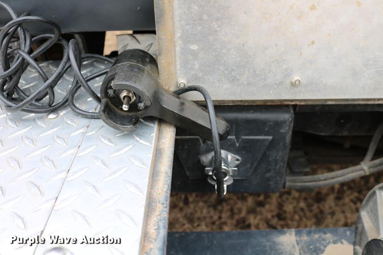 image for item DC7716 1997 Ford F800 fire truck