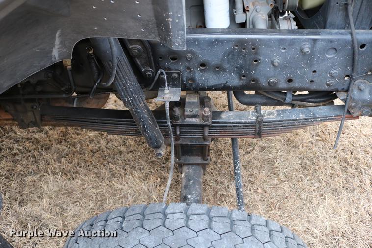 image for item DC7716 1997 Ford F800 fire truck