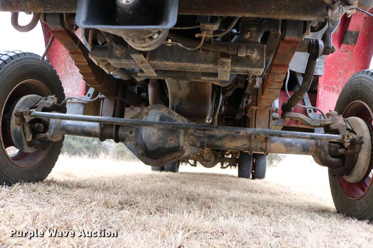 image for item DC7716 1997 Ford F800 fire truck