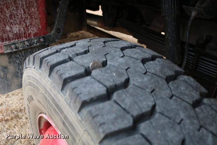 image for item DC7716 1997 Ford F800 fire truck