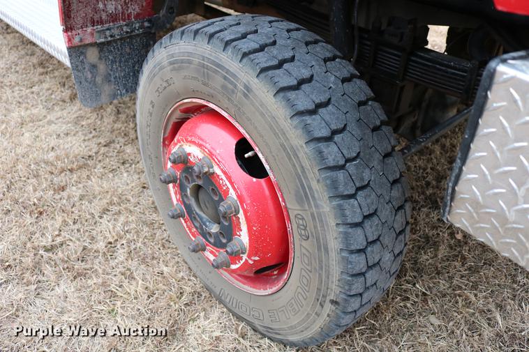 image for item DC7716 1997 Ford F800 fire truck