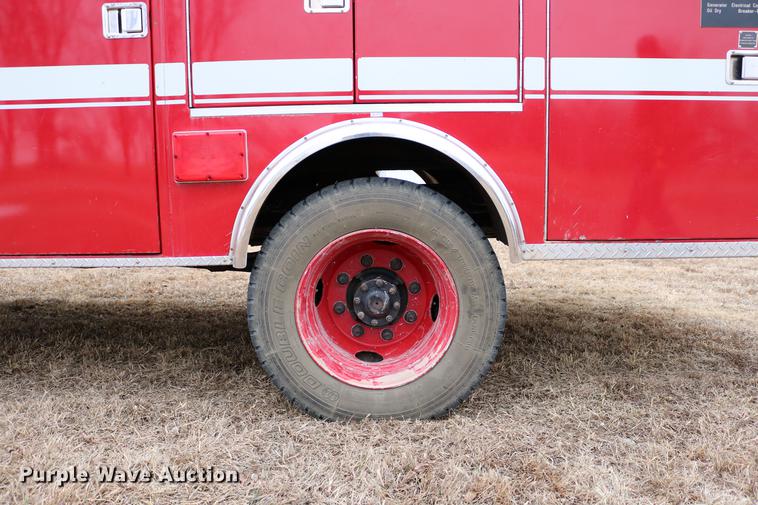 image for item DC7716 1997 Ford F800 fire truck