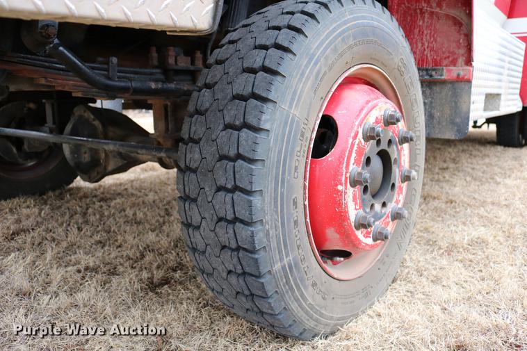 image for item DC7716 1997 Ford F800 fire truck