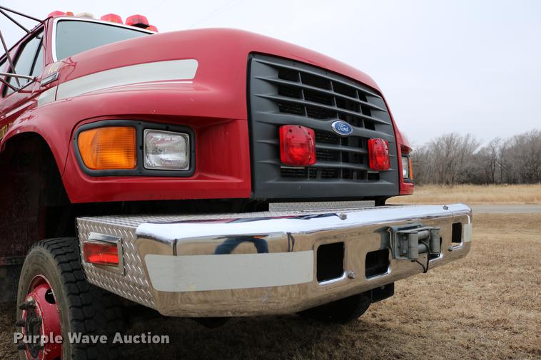 image for item DC7716 1997 Ford F800 fire truck