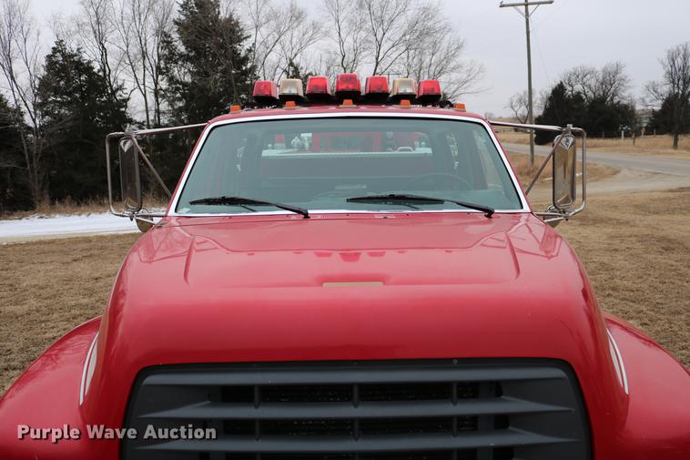 image for item DC7716 1997 Ford F800 fire truck