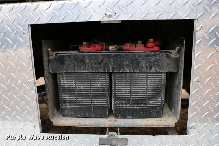 image for item DC7716 1997 Ford F800 fire truck