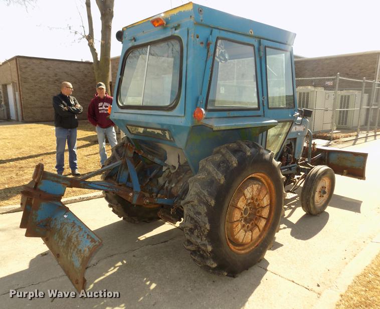 image for item DD2877 1963 Ford 3000 tractor