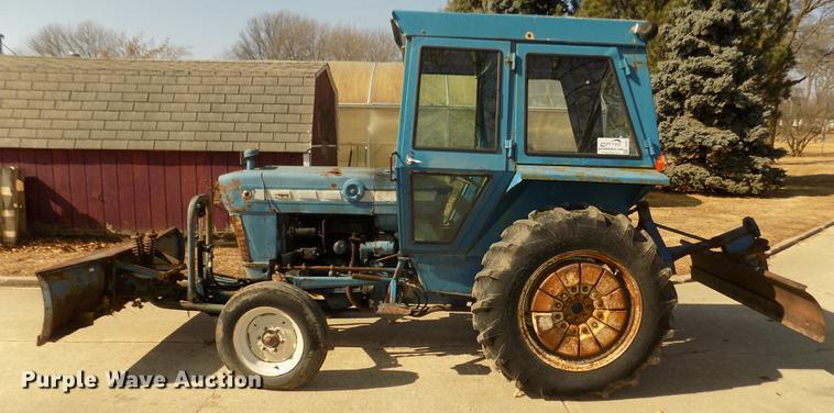 image for item DD2877 1963 Ford 3000 tractor