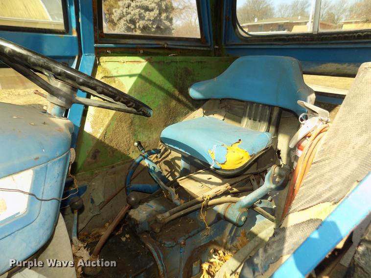 image for item DD2877 1963 Ford 3000 tractor