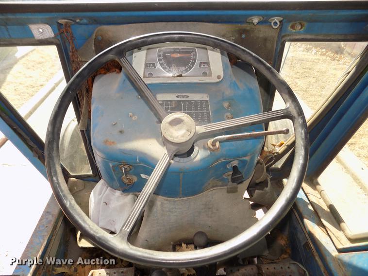 image for item DD2877 1963 Ford 3000 tractor