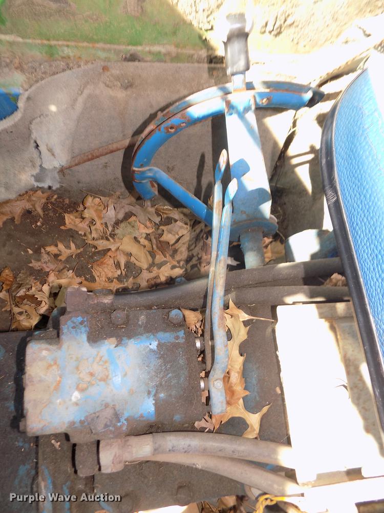 image for item DD2877 1963 Ford 3000 tractor