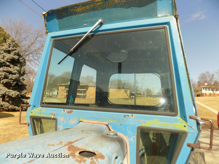 image for item DD2877 1963 Ford 3000 tractor