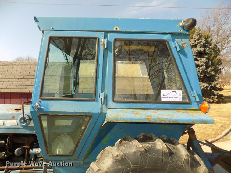 image for item DD2877 1963 Ford 3000 tractor