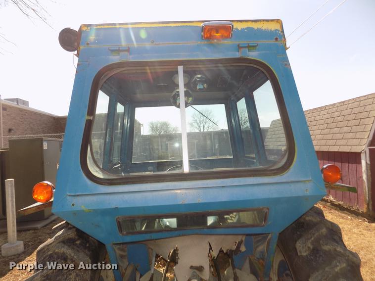 image for item DD2877 1963 Ford 3000 tractor