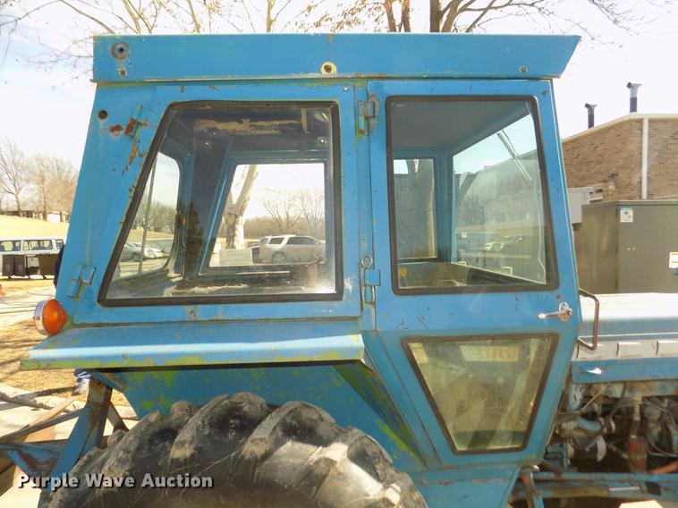 image for item DD2877 1963 Ford 3000 tractor