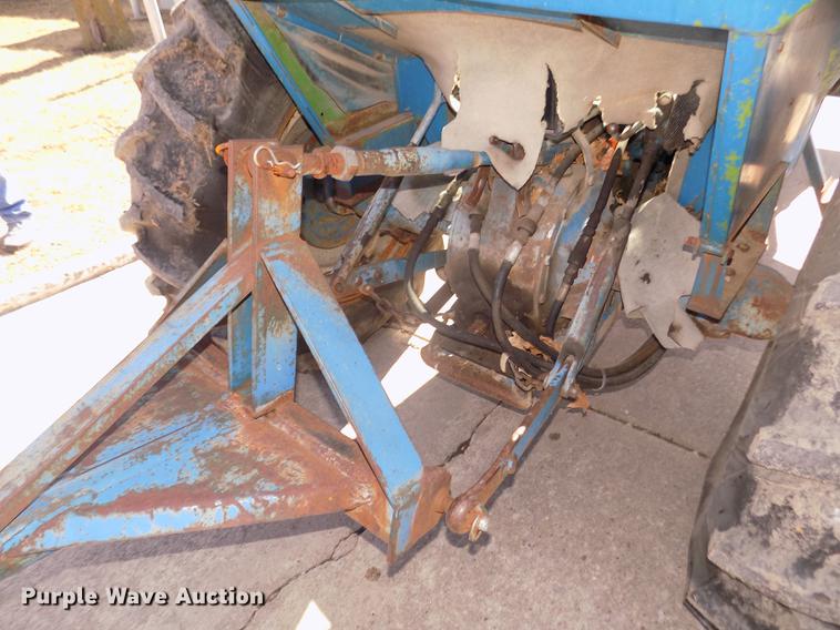image for item DD2877 1963 Ford 3000 tractor