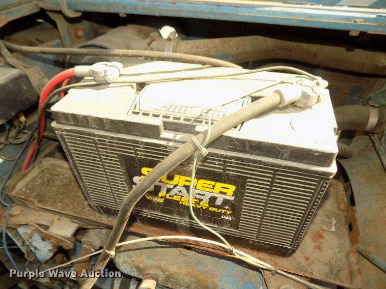 image for item DD2877 1963 Ford 3000 tractor