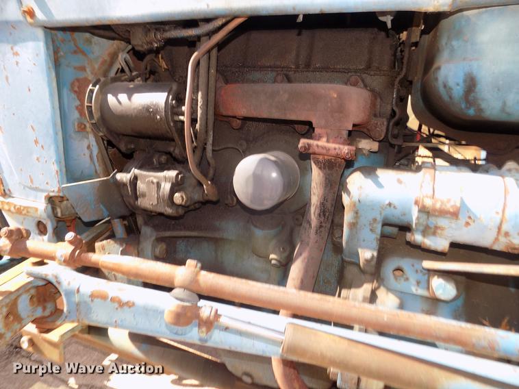 image for item DD2877 1963 Ford 3000 tractor