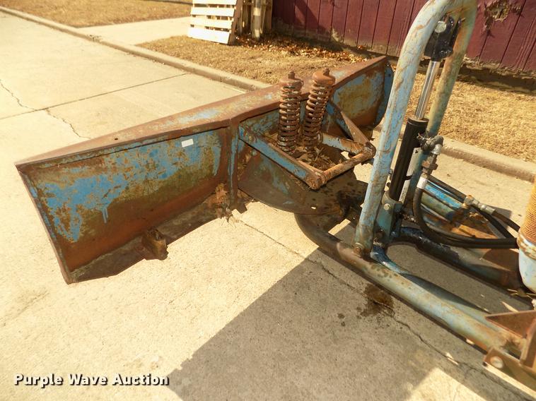 image for item DD2877 1963 Ford 3000 tractor