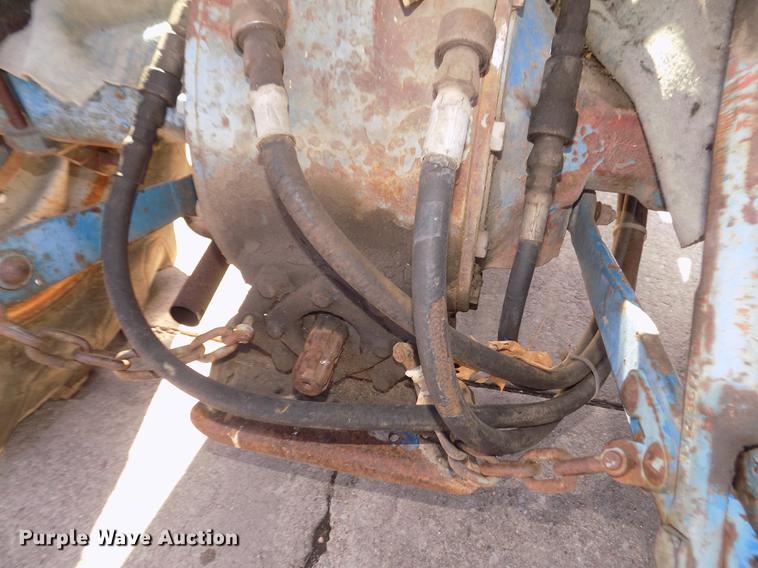 image for item DD2877 1963 Ford 3000 tractor