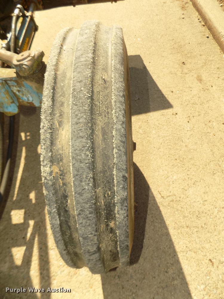 image for item DD2877 1963 Ford 3000 tractor