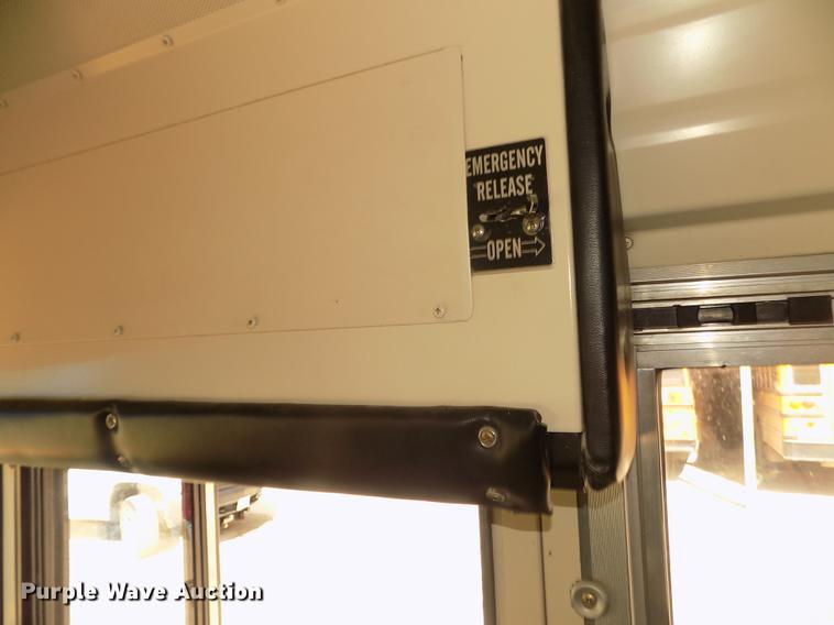 image for item DD2878 1999 Freightliner FS65 Blue Bird school bus