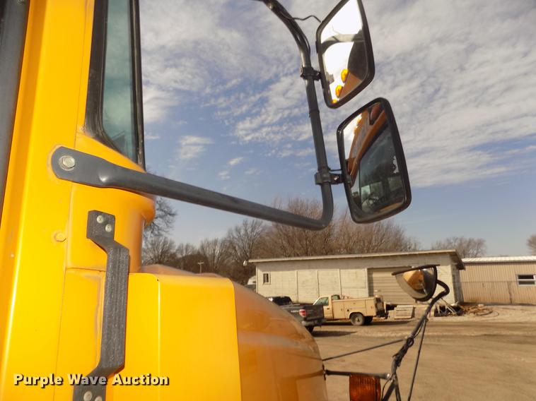 image for item DD2878 1999 Freightliner FS65 Blue Bird school bus