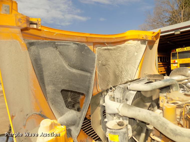 image for item DD2878 1999 Freightliner FS65 Blue Bird school bus