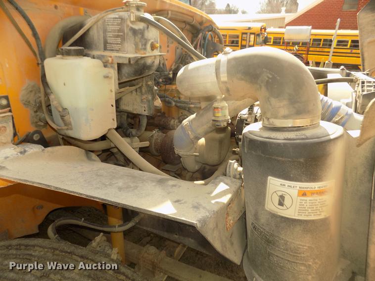 image for item DD2878 1999 Freightliner FS65 Blue Bird school bus