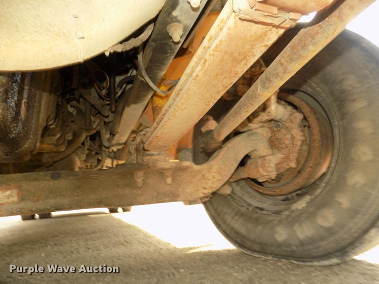 image for item DD2878 1999 Freightliner FS65 Blue Bird school bus