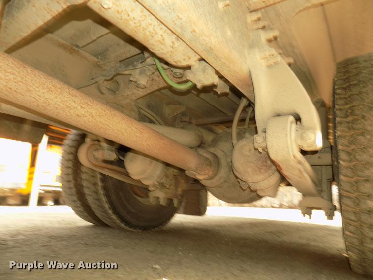 image for item DD2878 1999 Freightliner FS65 Blue Bird school bus