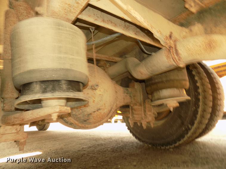 image for item DD2878 1999 Freightliner FS65 Blue Bird school bus