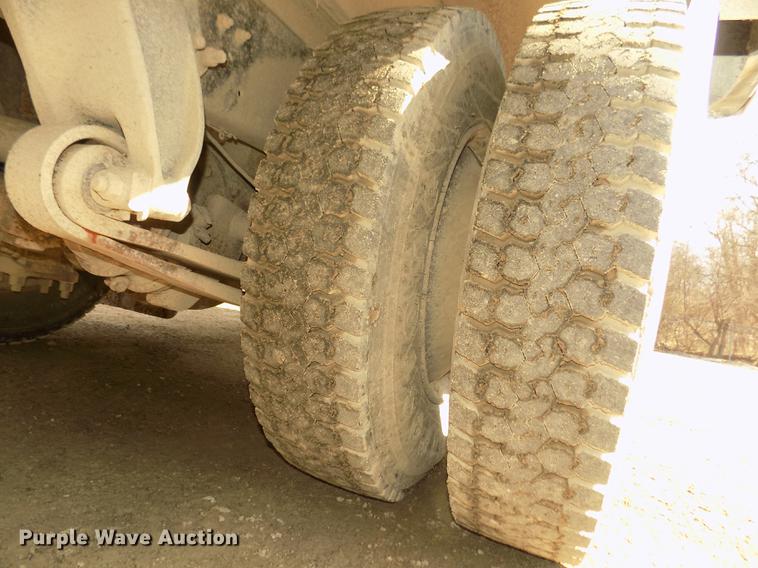 image for item DD2878 1999 Freightliner FS65 Blue Bird school bus