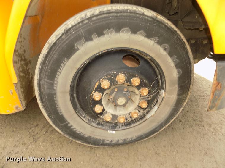 image for item DD2878 1999 Freightliner FS65 Blue Bird school bus