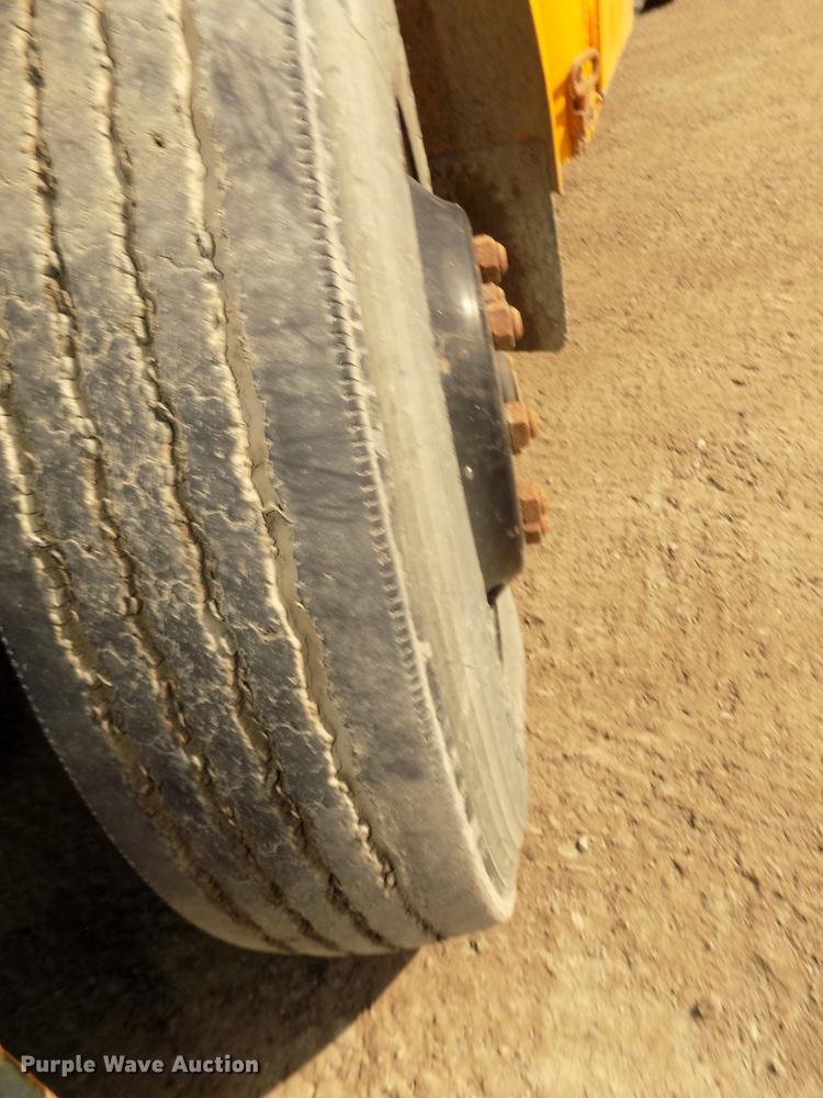 image for item DD2878 1999 Freightliner FS65 Blue Bird school bus